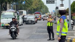 Satlantas Polres Kediri Kota Antisipasi Bus “Ngeblong” di Dua Simpang Strategis