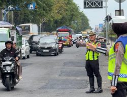 Satlantas Polres Kediri Kota Antisipasi Bus “Ngeblong” di Dua Simpang Strategis