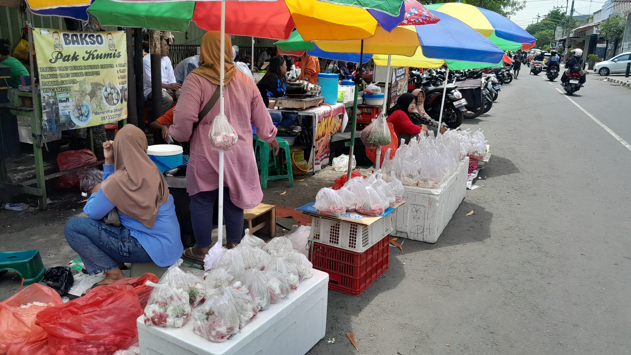 Jelang Ramadan, Omzet Pedagang Bunga Sekar di Kediri Tembus Rp 1 Juta per Hari
