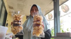 Kembang Goyang Khas Jombang Tetap Jadi Primadona, Pesanan Meningkat Jelang Lebaran
