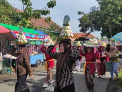 Kirab Keliling Grebeg Gunungan Apem SMPN 4 Jombang, Perkuat Kesiapan Spiritual Siswa Menyambut Ramadan