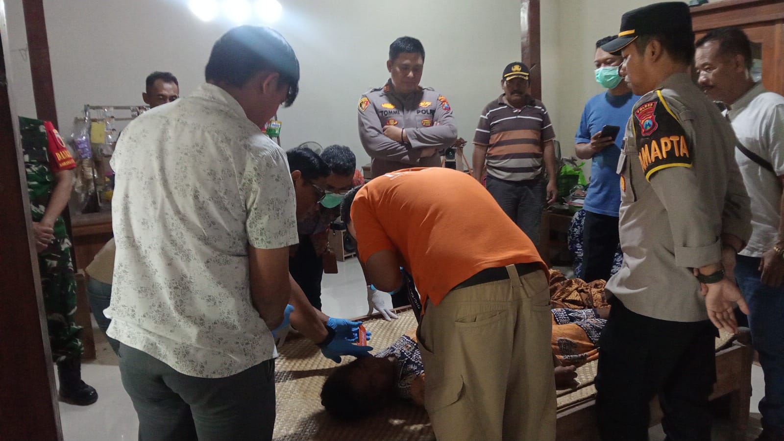 Warga Kedungjati Kabuh Geger, IRT Ditemukan Meninggal Tergantung di Rumahnya