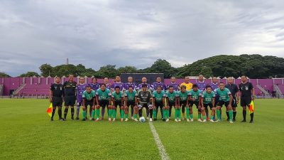 Laga Amal Persik Legend vs Persebaya Legend, Serahkan Donasi Untuk Almarhum Kuncoro