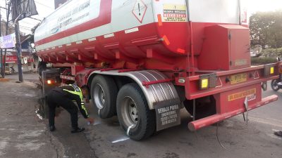 Petaka Subuh di Denanyar, Pengendara Motor Meninggal Usai Tabrakan dengan Truk Tangki