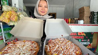 Dulu Aktivis, Kini Ibu Tunggal di Jombang Sukses Mengelola UMKM Pizza Beromzet Ratusan Ribu per Hari
