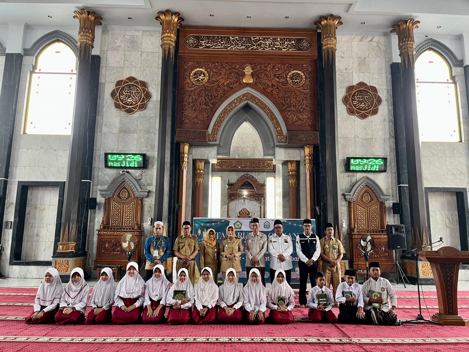 Tadarrus Ramadan, Ratusan Siswa SD se-Jombang Semarakkan Masjid Agung Baitul Mukminin