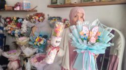 Valentine Menggeliatkan Ekonomi Florist Jombang, Pesanan Buket Melonjak
