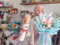 Valentine Menggeliatkan Ekonomi Florist Jombang, Pesanan Buket Melonjak