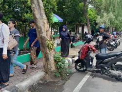 Jelang Ramadan, Warga Kediri Ziarah Makam sebagai Wujud Doa dan Introspeksi