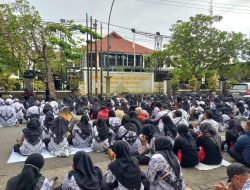 Diangkat Jadi PPPK Paruh Waktu Tapi Gaji Tetap Minim, Ratusan Guru Mengadu  Datangi DPRD Tulungagung