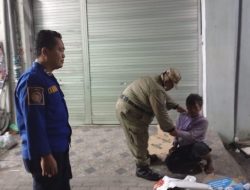 Satpol PP Amankan ODGJ yang Meresahkan Pedagang dan Warga Pasar Kras
