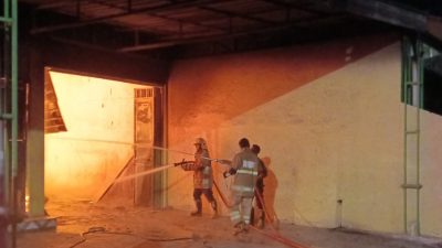 Diduga Korsleting Listrik, Gudang Jajan di Kayen Kidul Ludes Terbakar