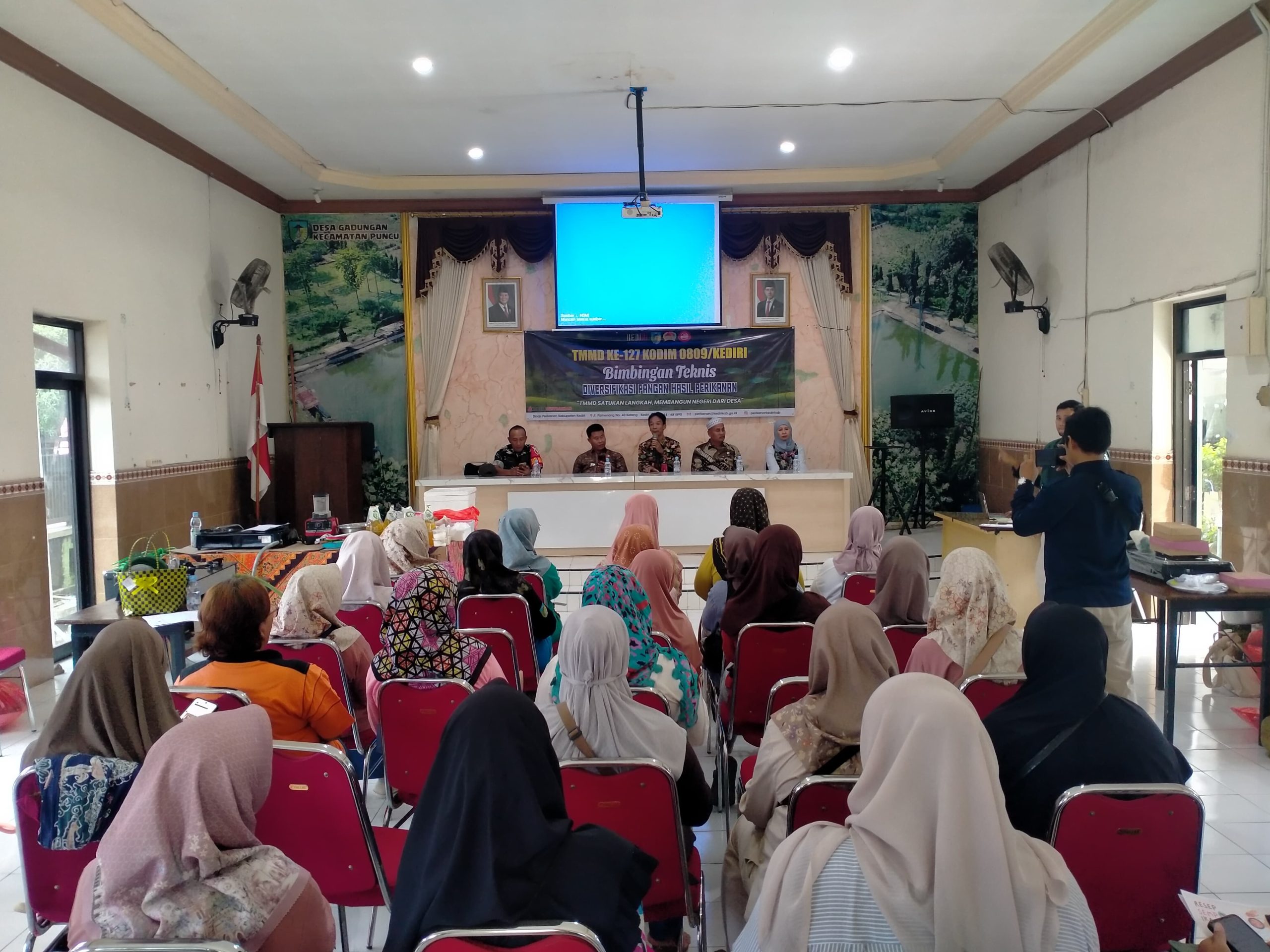 TMMD ke-127 Tak Hanya Bangun Infrastruktur, Pemkab Kediri Bekali Warga Olahan Ikan Lele
