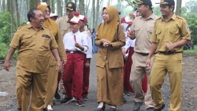 Warga, Guru, dan Siswa SDN Gadungan 3 Sambut Pembangunan Jalan Tembus Baru