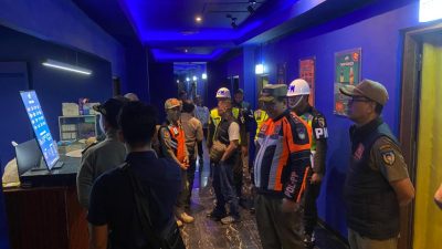 Petugas Gabungan Gelar Razia Tempat Hiburan, Pastikan Kepatuhan SE Ramadan dan Lebaran