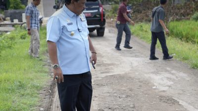 Lihat Jalan Rusak di Banjaranyar, Kang Marhaen Langsung Turun Tinjau Lapangan