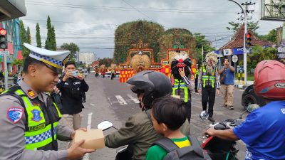 Satlantas Polres Ponorogo Sosialisasi Tertib Lalin Pakai Reyog, Sasar Pelajar di Ops Keselamatan Semeru 2026