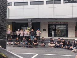 Aksi Simbolik Mahasiswa di Polres Tulungagung, Sampaikan Duka dan Tuntutan Reformasi