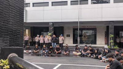 Aksi Simbolik Mahasiswa di Polres Tulungagung, Sampaikan Duka dan Tuntutan Reformasi
