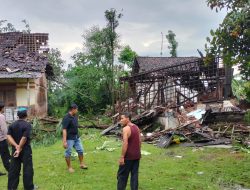 Diterjang Puting Beliung, Puluhan Rumah di Tulungagung Rusak, Satu Rumah Roboh
