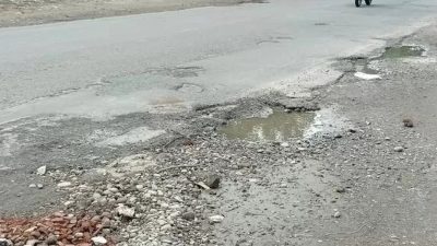 Menjelang Ramadan dan Lebaran, Jalan Rusak Perbatasan Srikaton–Sambi Ringinrejo Tak Kunjung Diperbaiki