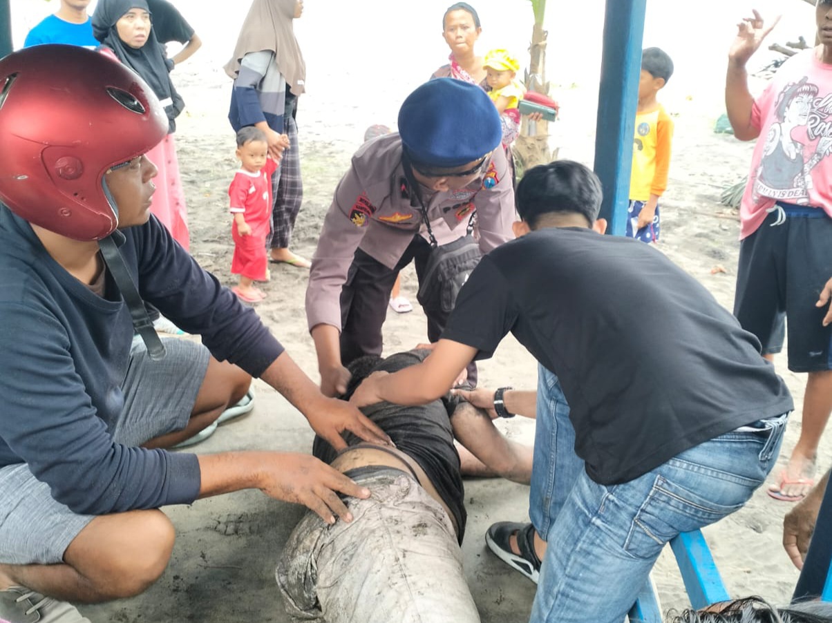 Ombak Pantai Sine Menyeret Enam Pengunjung, Satu Wisatawan Masih Dalam Pencarian
