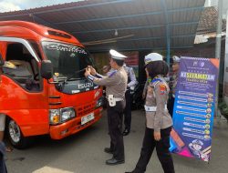 Kurangi Risiko Kecelakaan, Polres Blitar Intensifkan Edukasi Keselamatan Berkendara
