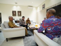 Menanggapi Usulan Perubahan Jam Kerja Perangkat Desa, Bupati Kediri, Mas Dhito Tegaskan Pelayanan Desa Jangan Sampai Terganggu