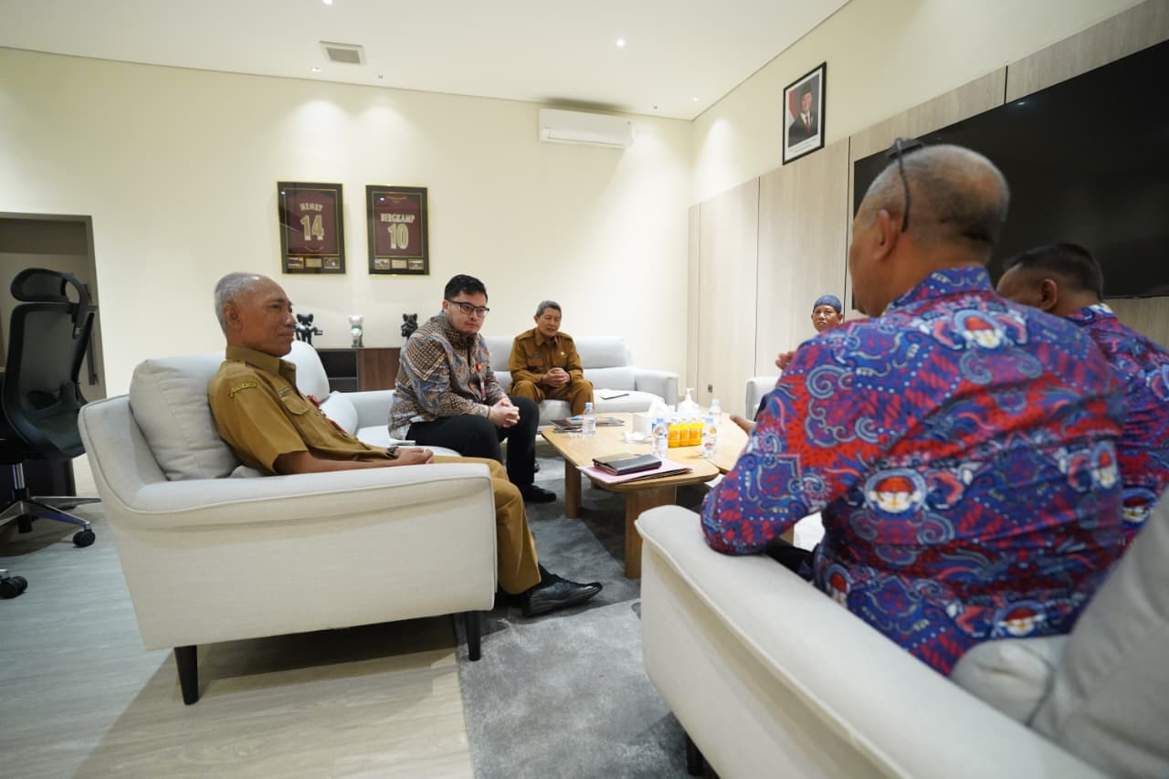 Menanggapi Usulan Perubahan Jam Kerja, Mas Dhito Tegaskan Pelayanan Desa Jangan Sampai Terganggu