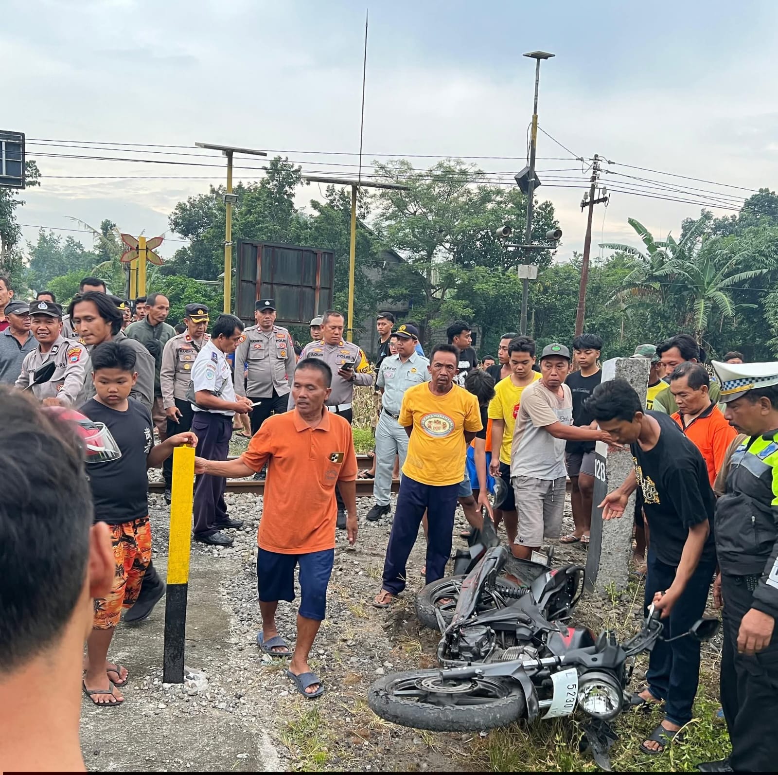 Kecelakaan Maut di Perlintasan Tanpa Palang, Warga Nglegok Tewas Tertabrak KA Singasari