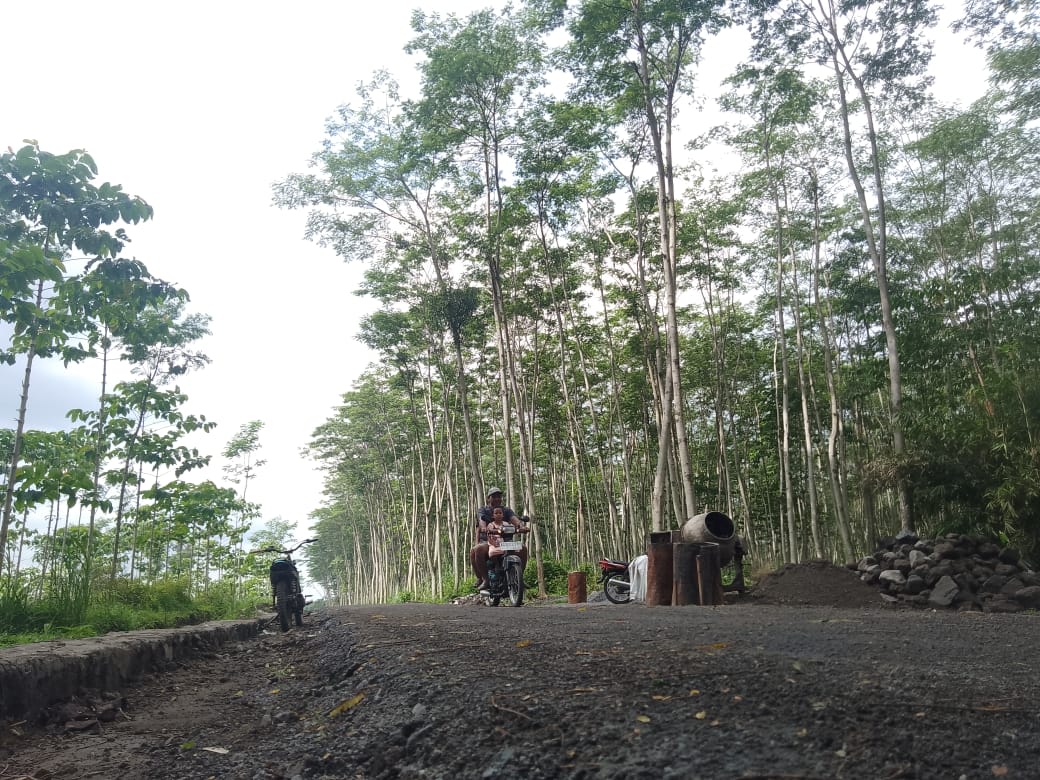 TMMD ke-127 Kodim 0809/Kediri Bangun Jalan Tembus 1.657 Meter, Progres Capai 60 Persen