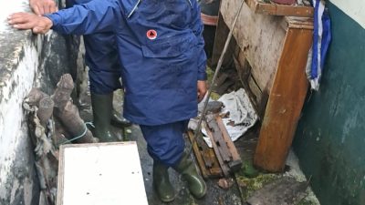 Tanah Ambles di Kelurahan Sisir, Pondasi Rumah Warga Menggantung