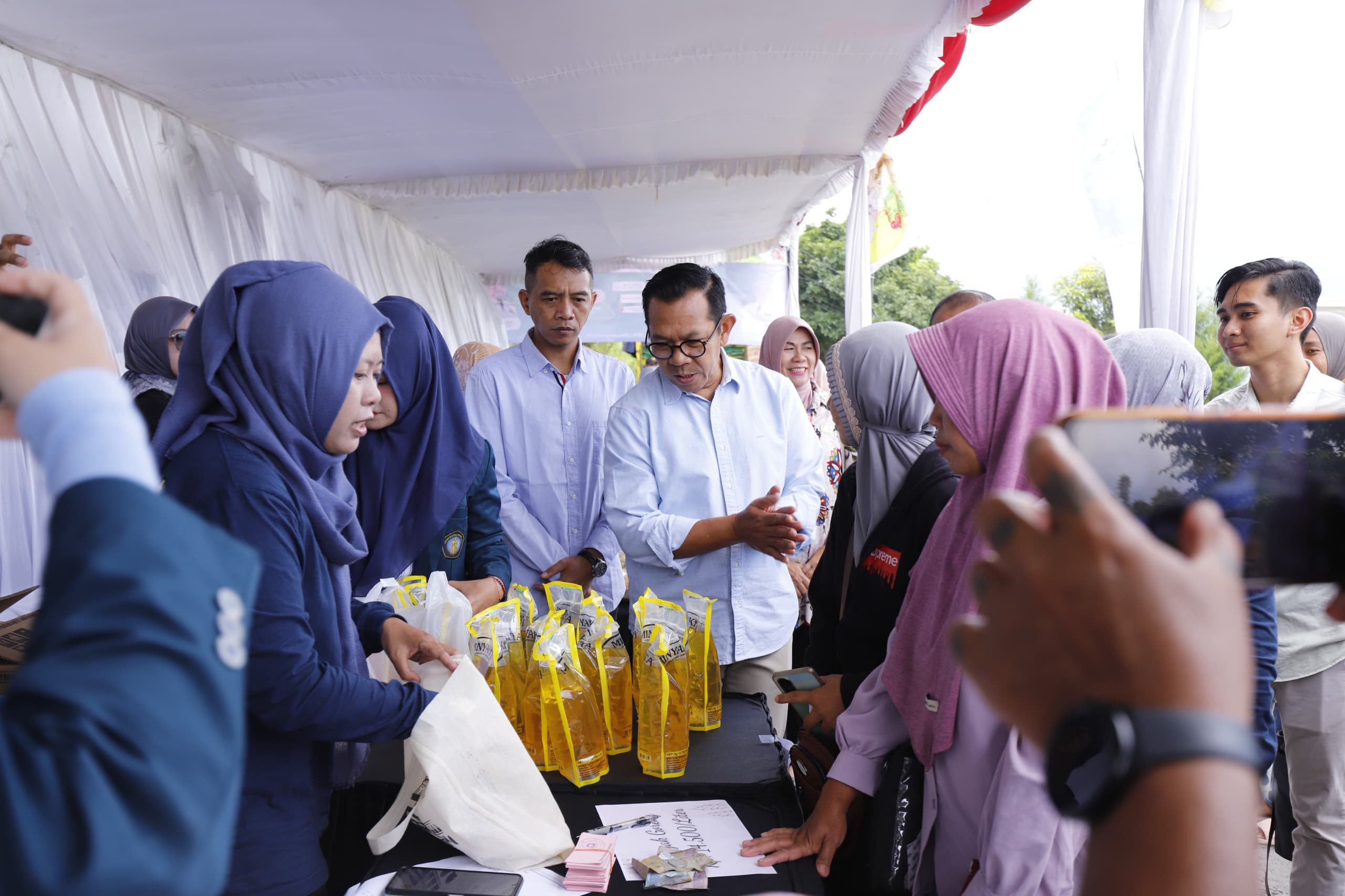 Wali Kota Batu Tinjau Gerakan Pangan Murah di Desa Bulukerto