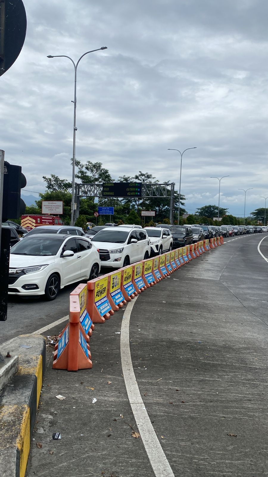 Mudik Lebaran 2026, Ratusan Ribu Kendaraan Padati Tol Pandaan–Malang