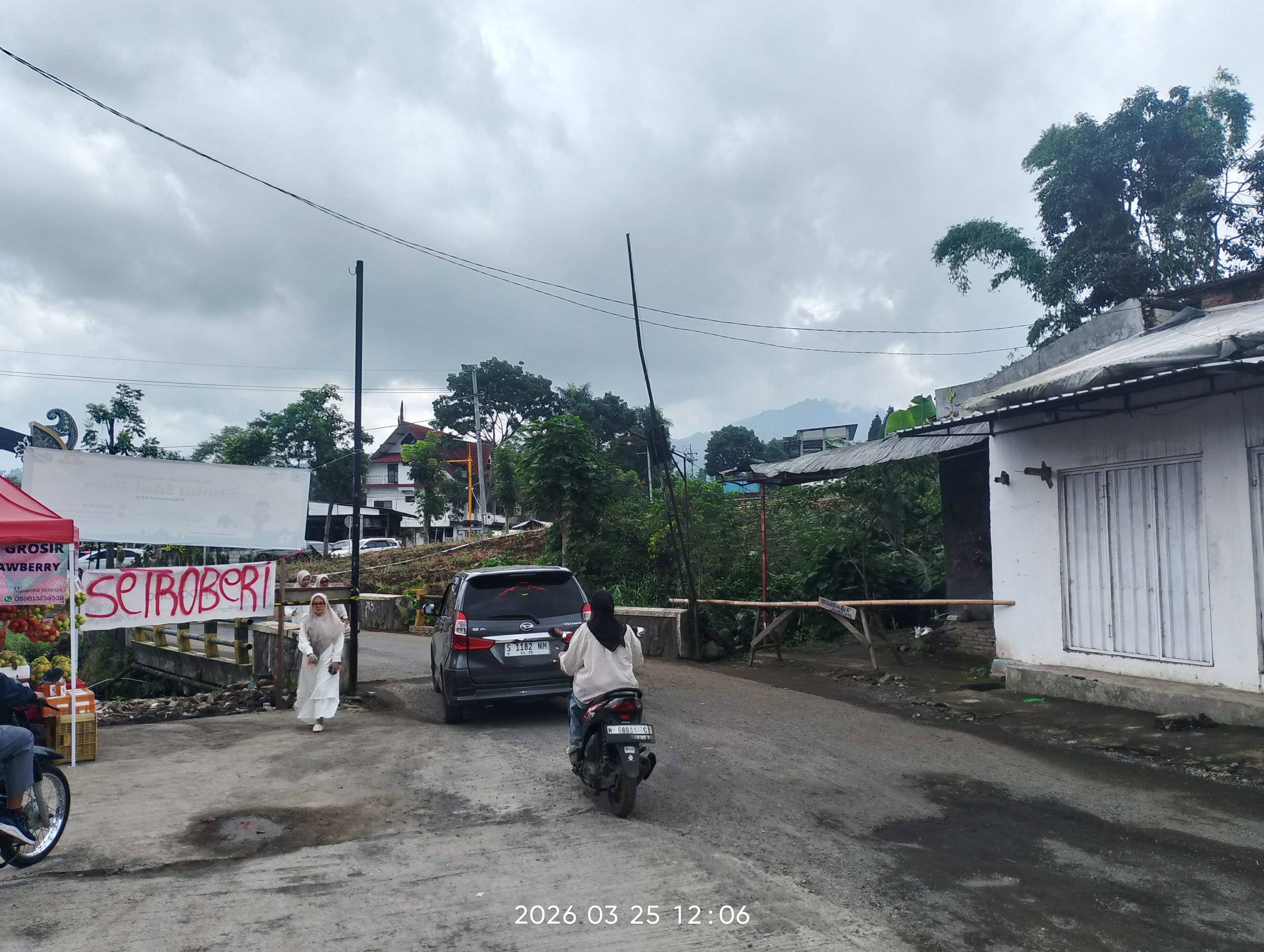 Akses Menuju Mikutopia Sempit, Jembatan di Tulungrejo Mendesak Dilebarkan