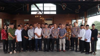 Kapolres Batu Halal Bihalal Bareng Kepala Desa, Ajak Pam Swakarsa Demi Kamtibmas