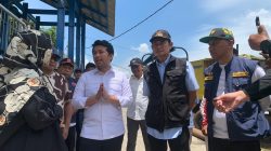 Wagub Jatim dan Bupati Yes Sidak Pintu Air Kuro, Pastikan Operasional Pompa Banjir di Lamongan Optimal