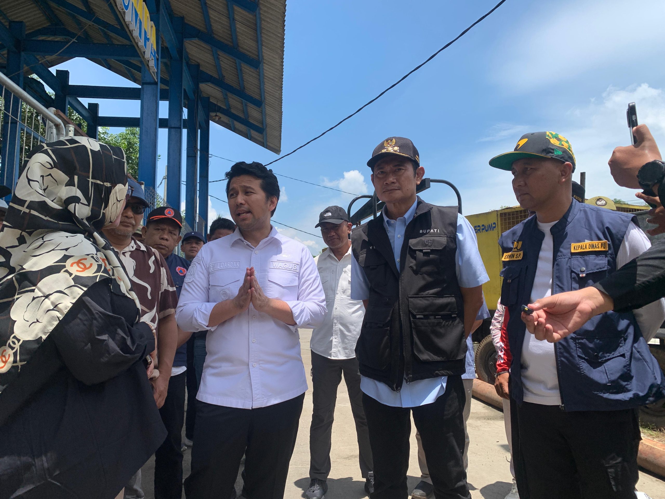 Wagub Jatim dan Bupati Yes Sidak Pintu Air Kuro, Pastikan Operasional Pompa Banjir di Lamongan Optimal
