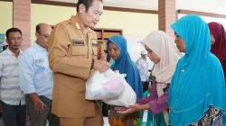 Pemkab Lamongan Salurkan 54 Ton Beras dan 9.700 Paket Sembako untuk Warga Terdampak Banjir