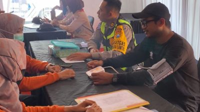Pemudik Manfaatkan Posyan Polres Lamongan, Fasilitas Gratis Jadi Andalan Saat Perjalanan