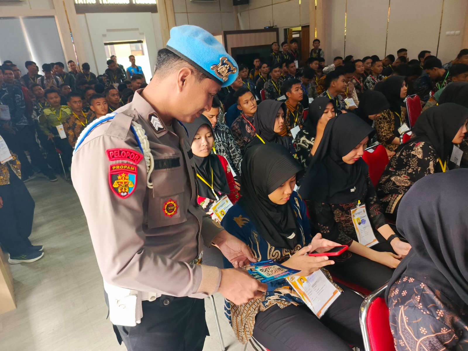 Tanamkan Integritas Sejak Awal, Sipropam Polres Lamongan Sosialisasikan QR Barcode Yanduan ke Casis Polri