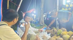 Dari Ontel dan Obrok ke Pick Up, 55 Tahun Perjalanan Mbah Kardi Jual Durian Kini Diteruskan Anak di GOR Joyoboyo