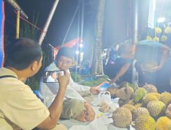Dari Ontel dan Obrok ke Pick Up, 55 Tahun Perjalanan Mbah Kardi Jual Durian Kini Diteruskan Anak di GOR Joyoboyo