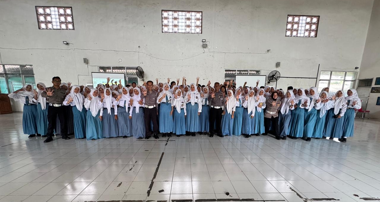 Police Goes To School, Satlantas Polres Kediri Kota Gembleng Siswa SMAN 4 Jadi Pelopor Keselamatan