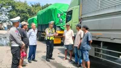 Satlantas Polres Kediri Kota Sosialisasikan Aturan Operasional Truk Jelang Lebaran, Tekankan Larangan ODOL