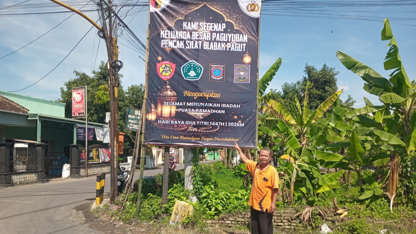 Imbauan Aparat Berbuah Aksi, Banner Lama Dicopot dan Diganti Banner Paguyuban Silat Blabak–Pagut