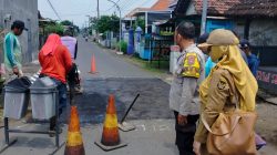 Lurah Dermo Tinjau Perbaikan Jalan dan PJU di RW 02, Libatkan PUPR dan Dishub Kota Kediri