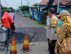 Lurah Dermo Tinjau Perbaikan Jalan dan PJU di RW 02, Libatkan PUPR dan Dishub Kota Kediri