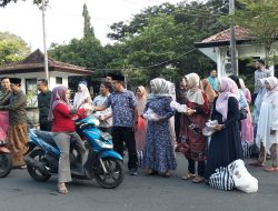 Dishub Kota Kediri Bagikan 400 Paket Takjil, Kadishub : Ramadan Momentum Berbagi