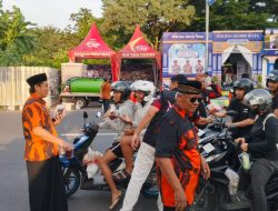 Pemuda Pancasila Kota Kediri Berbagi Ratusan Paket Takjil, Ini Infonya
